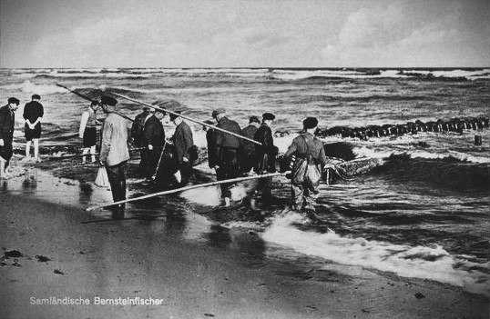 Bernsteinfischer an der Ostseeküste von Ostpreussen (1935)